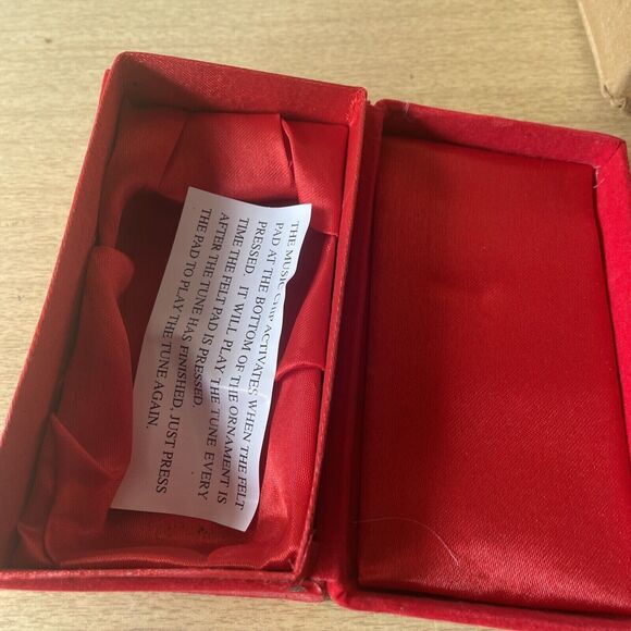 Formalities By Baum Bros Holly Berry‎ Angel Music 4 3/4” Ornament With Case - Picture 4 of 5